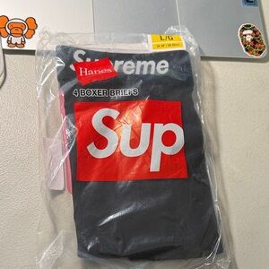 $OLD (1) Supreme x Hanes Black Boxer Briefs